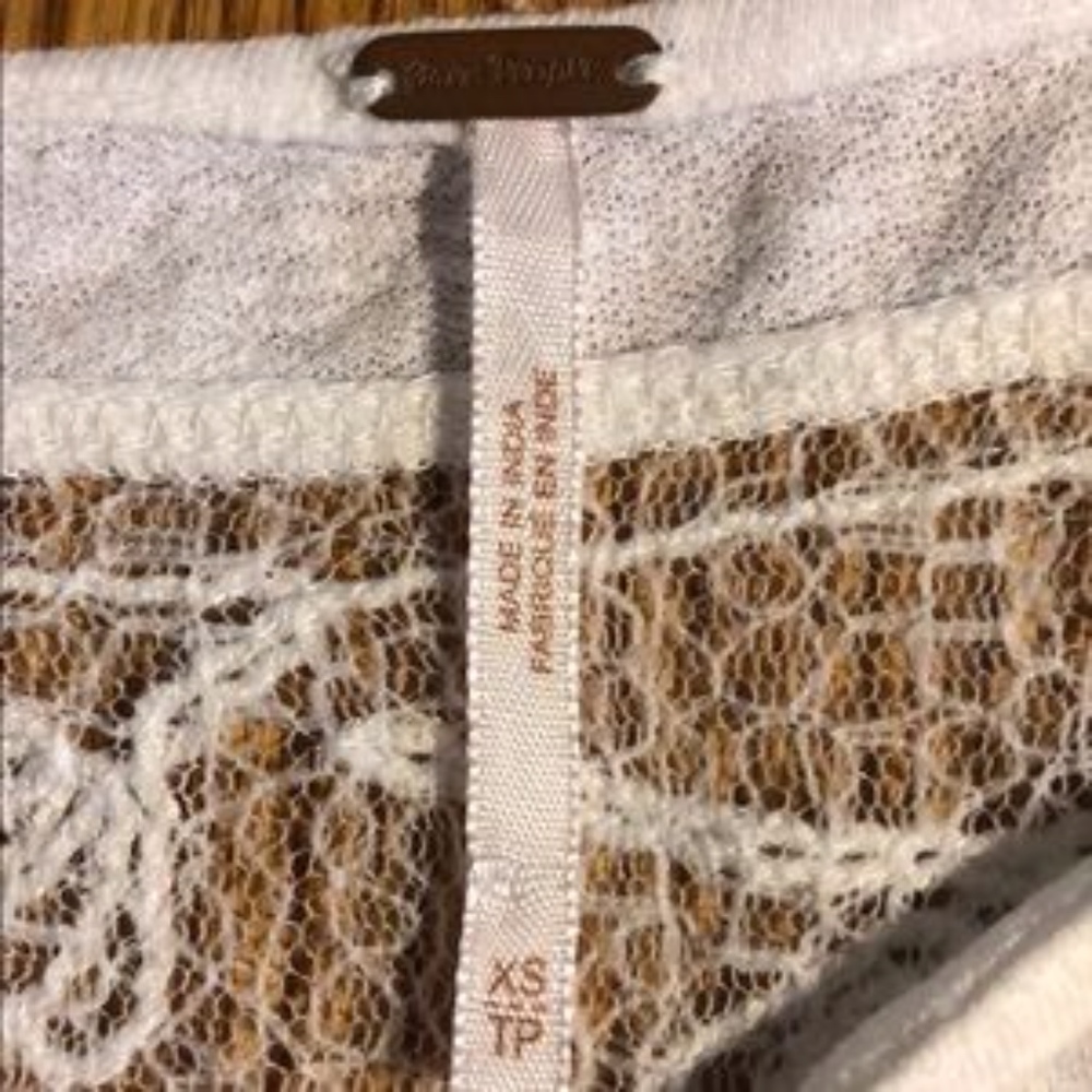 EUC Free People Lacy Cream/White Top - Size XS - Picture 4 of 4